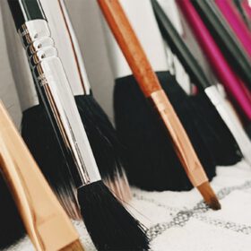 Viasun cosmetics brushes on display, WordPress theme by Bu Templines