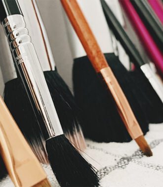 Viasun cosmetics brushes on display, WordPress theme by Bu Templines