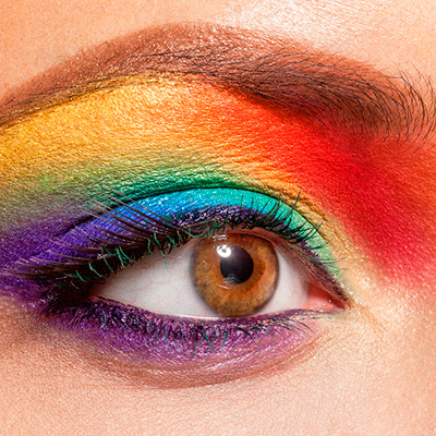 Vibrant eye makeup showcasing Viasun cosmetics WordPress Theme by Bu Templines.
